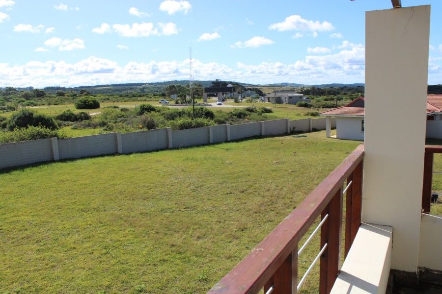 4 Bedroom Property for Sale in Kidds Beach Eastern Cape